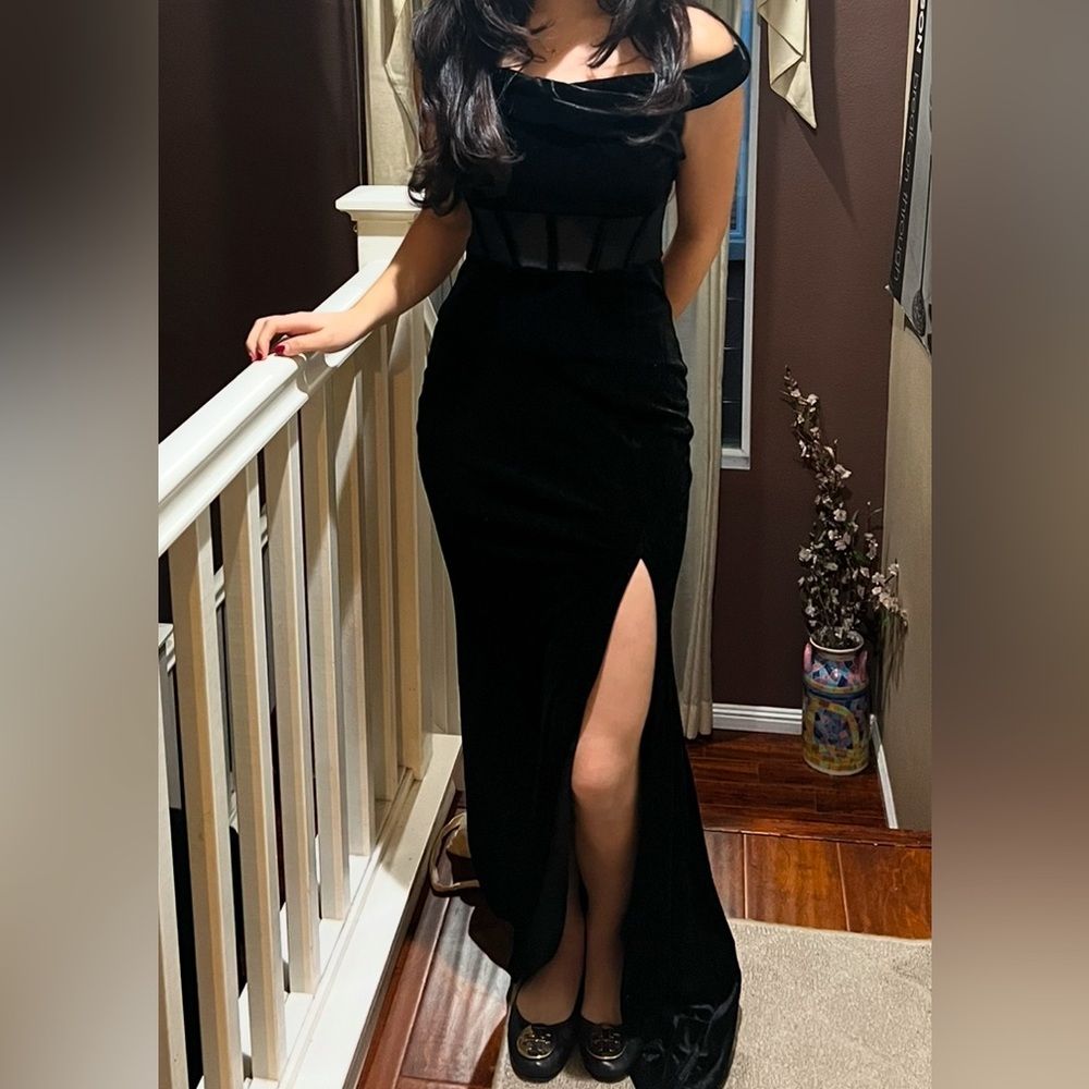 Black velvet formal long dress mermaid silhouette